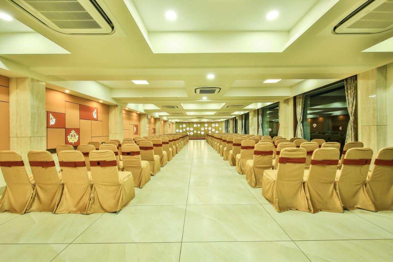 Hotel Flora Ahmedabad Exterior foto