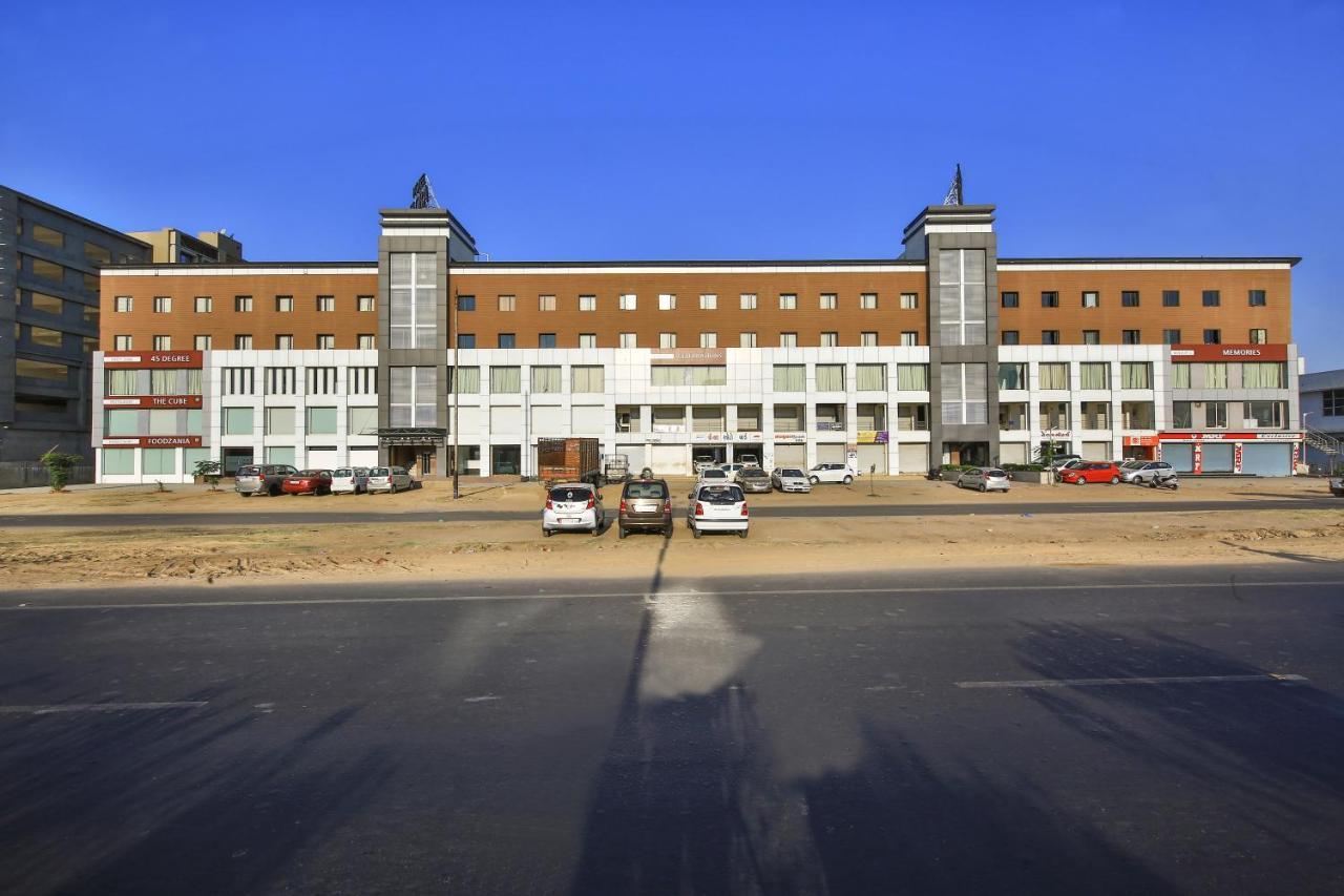 Hotel Flora Ahmedabad Exterior foto