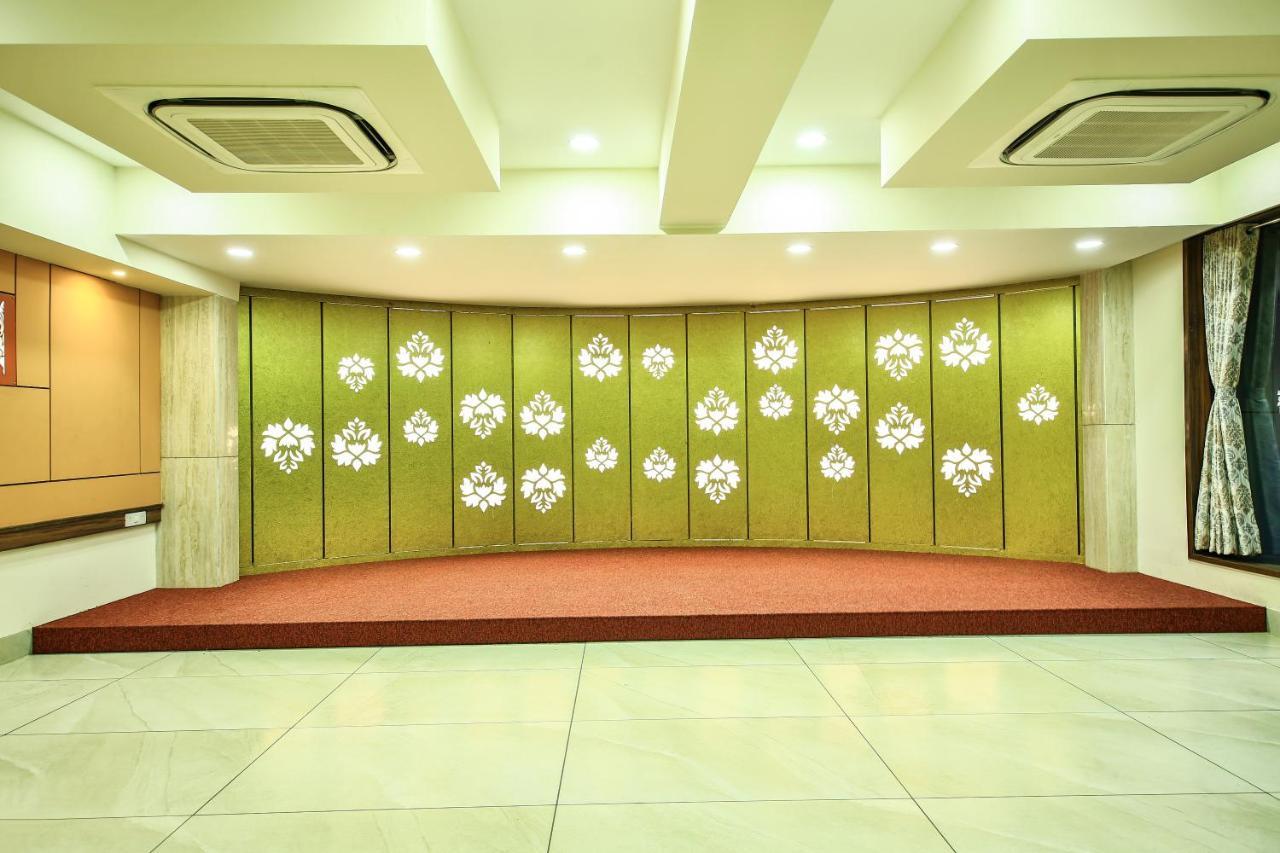 Hotel Flora Ahmedabad Exterior foto